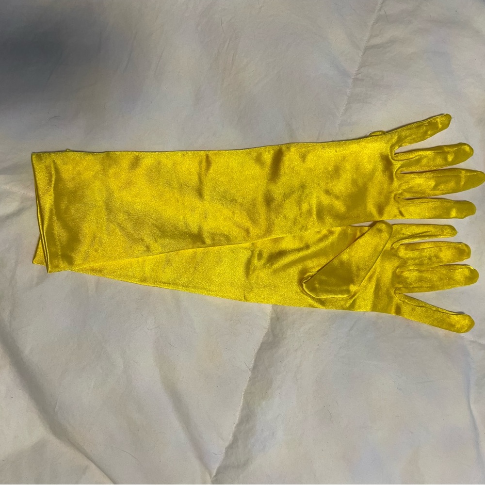 Yellow below elbow gloves